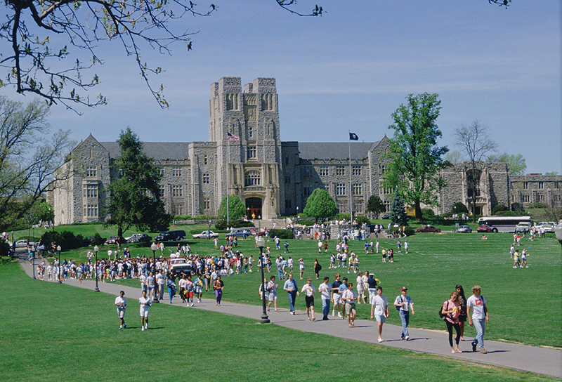 Photo of Burruss Hall and the Drillfield, 1991